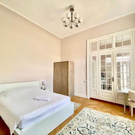 Km 0 Studio Bucarest Extérieur photo