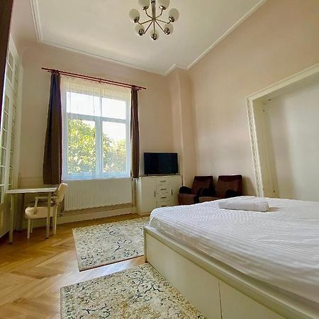 Km 0 Studio Bucarest Extérieur photo