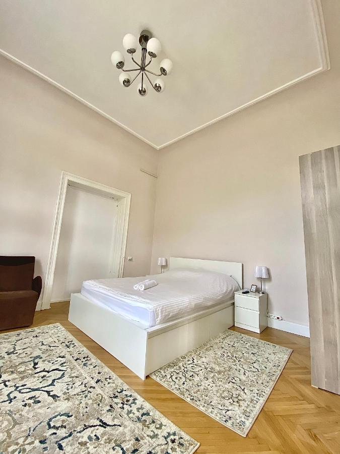 Km 0 Studio Bucarest Extérieur photo